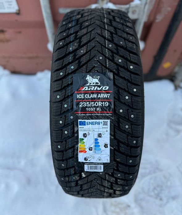 Новые зимние шины с шипами 235 50 R19 Arivo