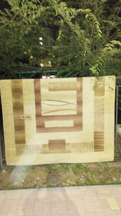 Продам 2 ковра в хорошем состоянии