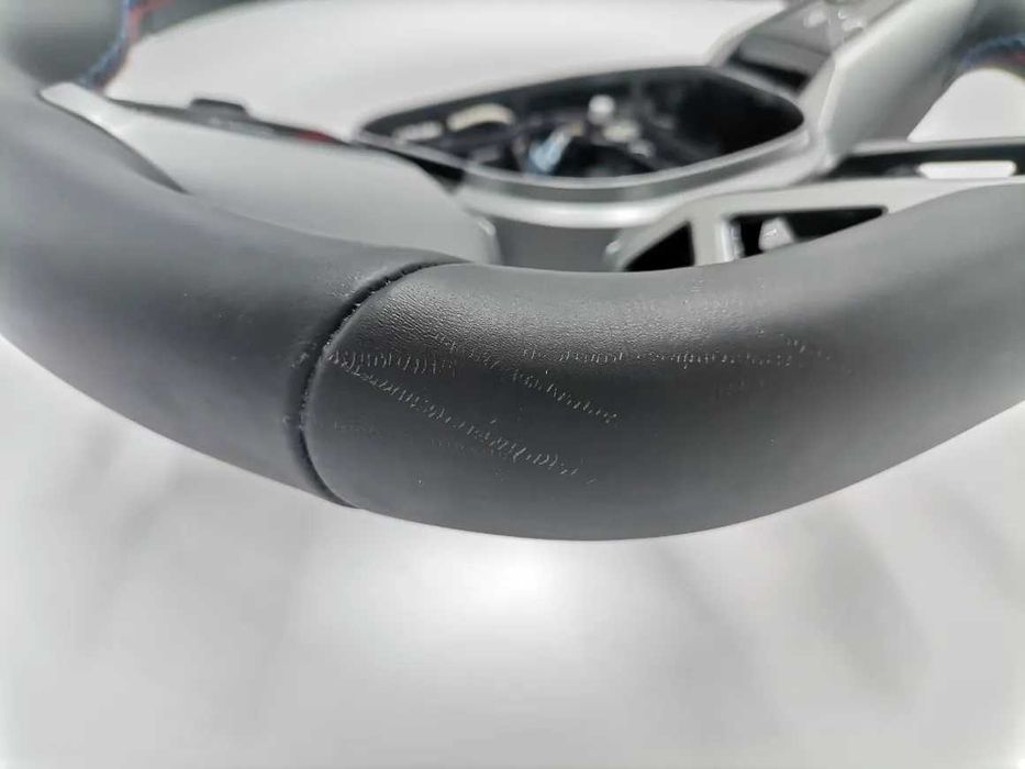 M Спортен волан Red BMW 5 G60 G61 7 G70 X3 G45 Пера Boost M Power