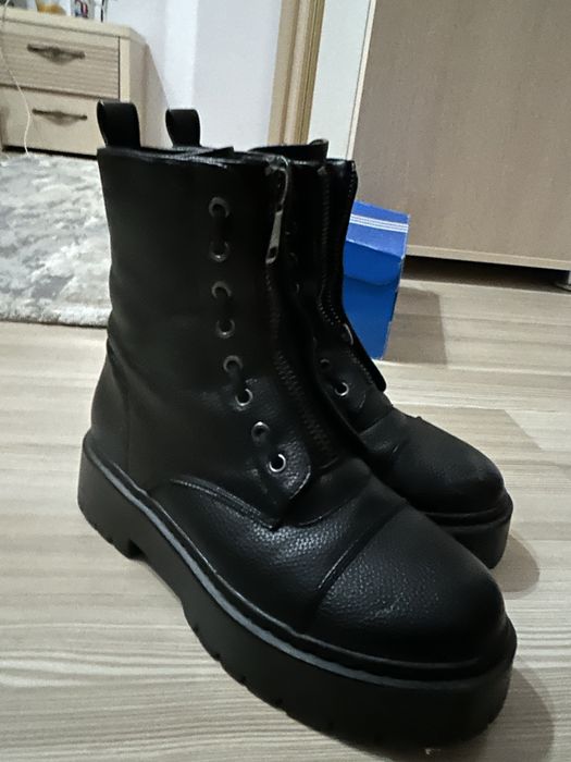 Ghete cu fermoar marimea 39