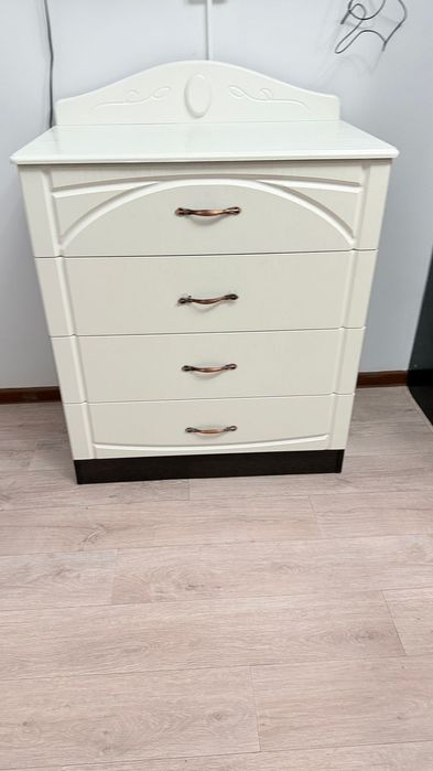 Продам спальный гарнитур