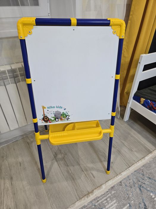 Продам детскую доску для рисования (мольберт)