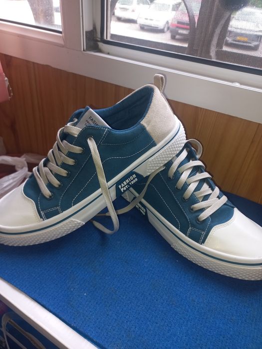 Продам новые кеды