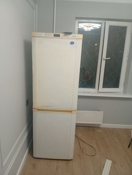 Холодильник двух камерный