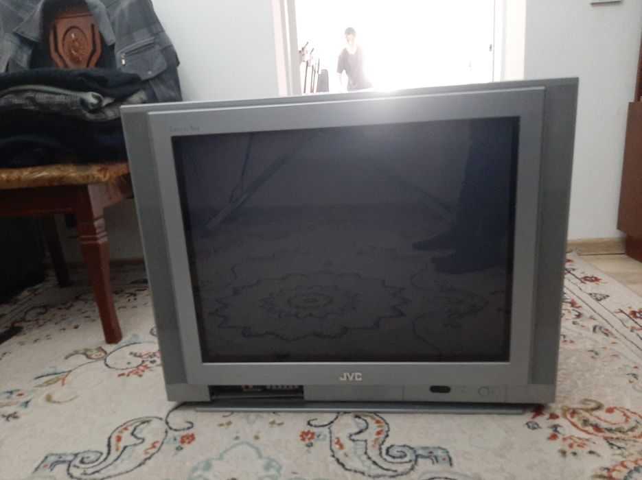 Телевизор JVC в отличном состоянии