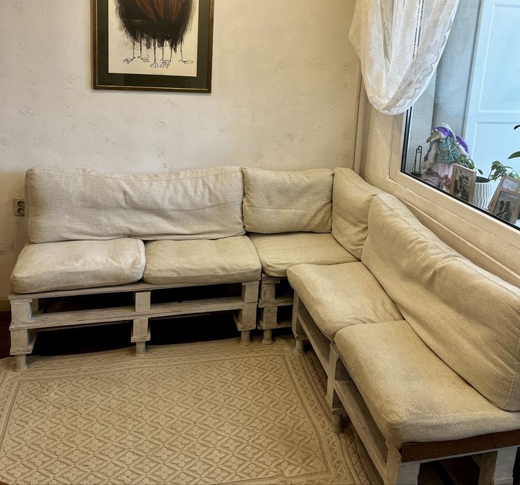 Ъглов диван  ръчно изработен със свалящи се калъфи