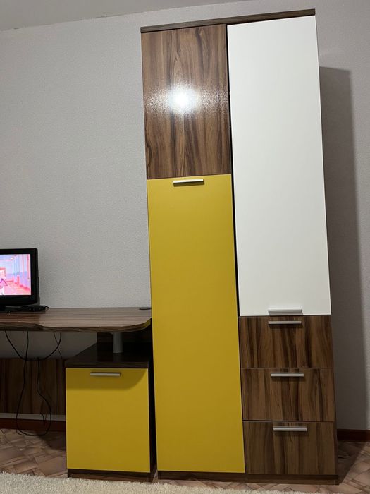 Продам шкаф и кровать детскую