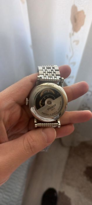 Продам часы Tissot