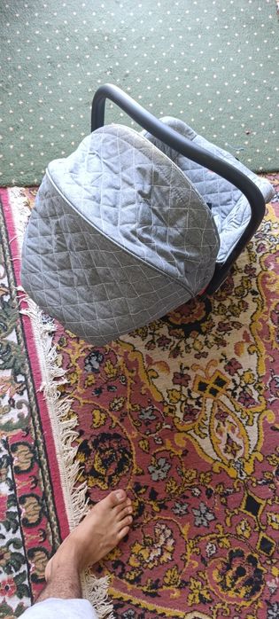 Bolalarga mashinaga avtokreslo
