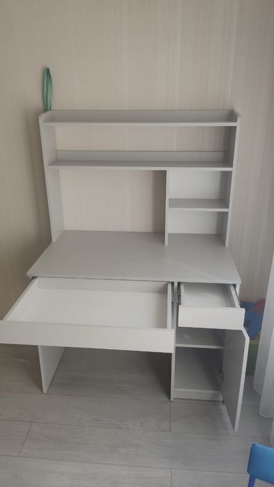 СТОЛЫ Письменные.