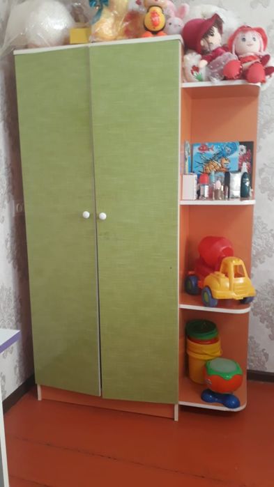 Продаю  шифоньер