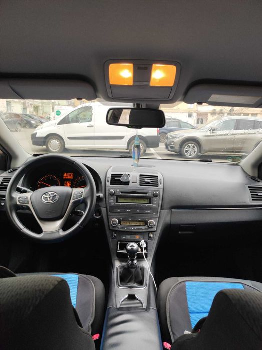 Vand Toyota avensis 2.0 , 2011