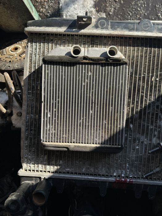 Mitsubishi Karizma радиатор печки