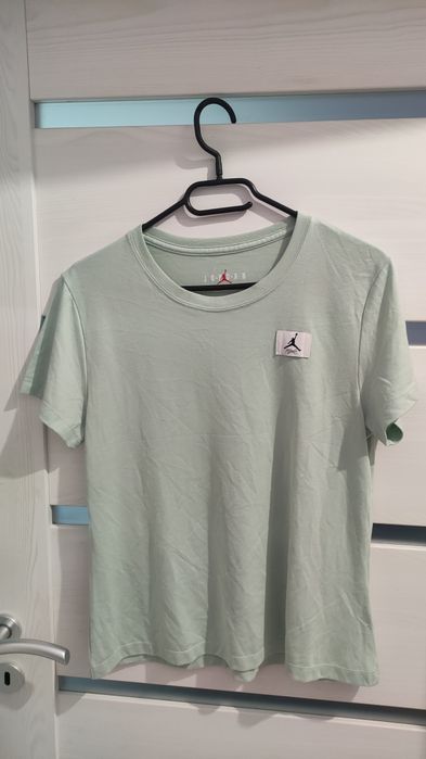 Дамска тениска Jordan L size в отлично състояние
