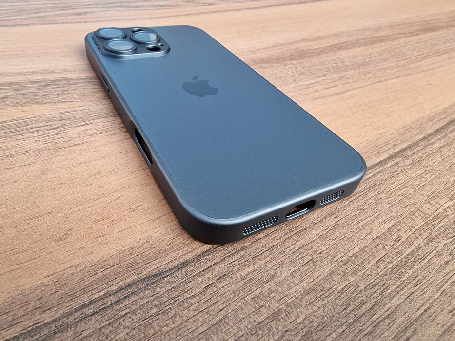 Матов Стъклен Кейс за Apple iPhone 16 / 16 Pro / Pro Max