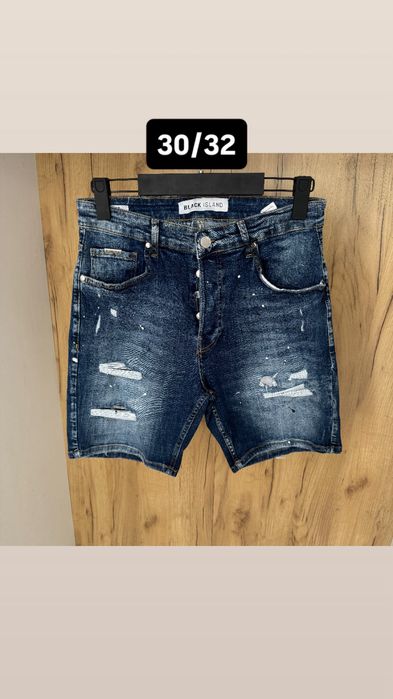 Къси дънки от марките Dsquared2, Black Island и Armani.