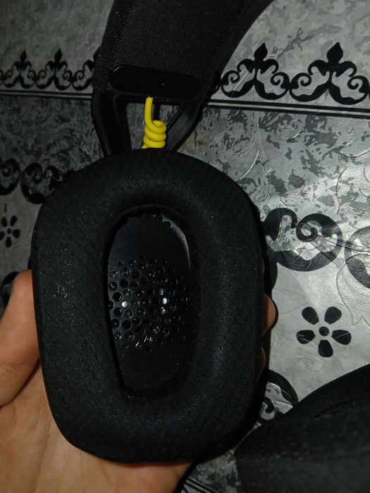 logitech g435. 111