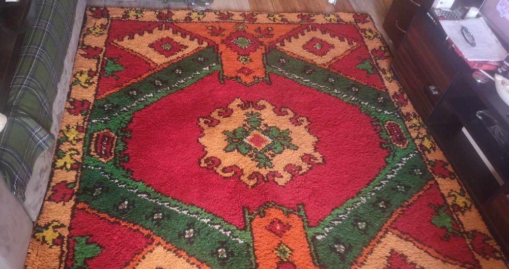 Губер подходящ за килим