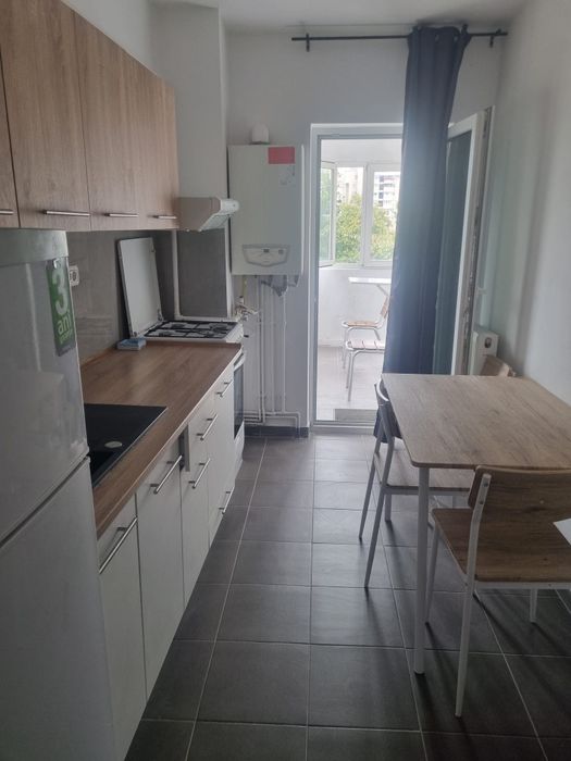 Închiriez apartament centru decomandat et  1