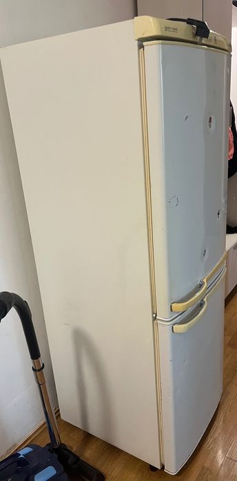 Холодильник б/у Samsung