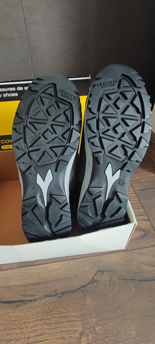 Работни обувки - чисто нови.