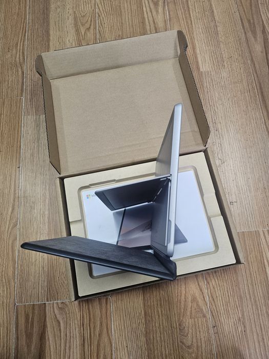 Vand Tableta Laptop Microsoft surface. GO 2 ca noua.