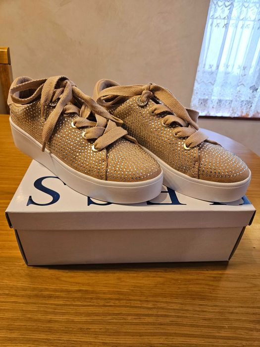 Кецове Guess, боти Zara,ботуши Max Mara