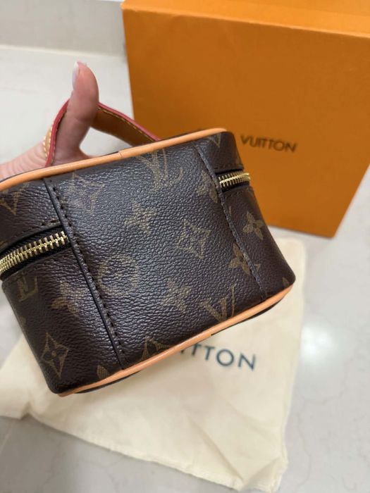 Дамска чанта / несесер Louis Vuitton