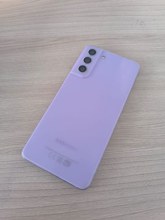 Телефон Samsung S21Fe
