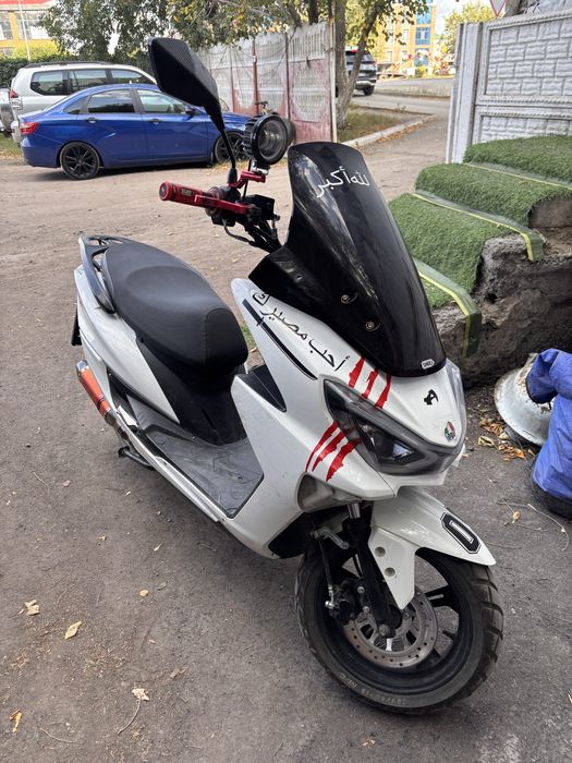 Макси скутер мопед