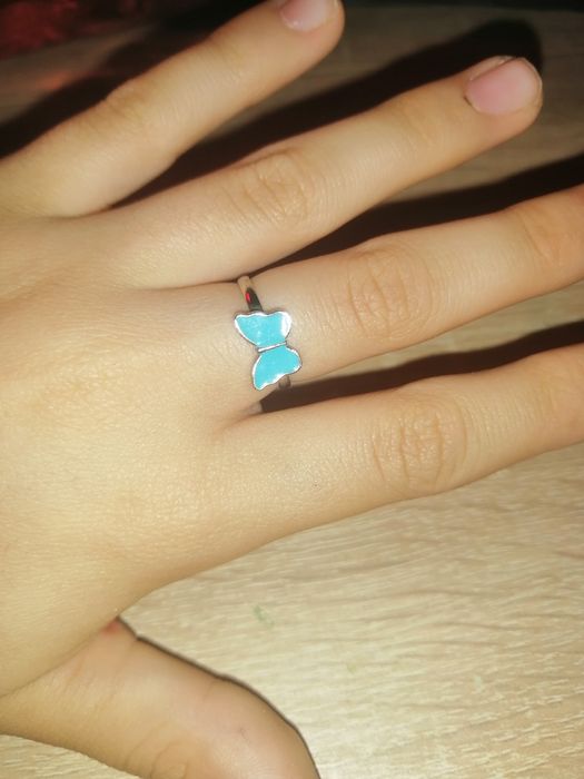 Lantic alb negru si inel cu fluturas albastru!