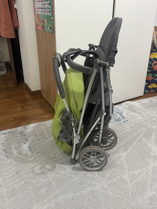 Продам прогулочная коляска легкая