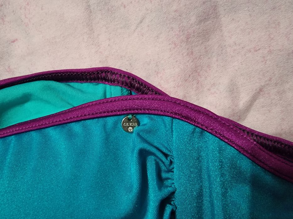 Страхотно горнище на бански guess