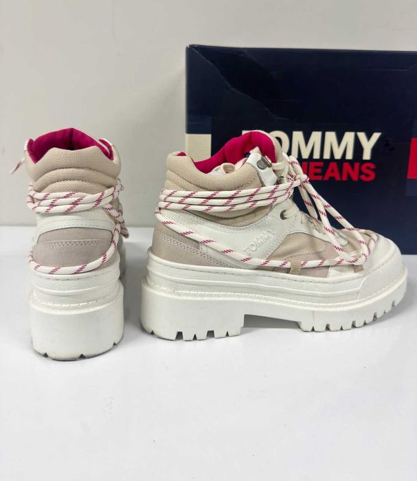 Като НОВИ Боти TOMMY JEANS Hybrid Hiker Boot (Бежови) - Размер 40 (25 см стелка)