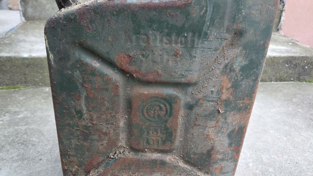 Ретро туба за гориво