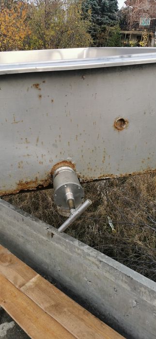 Продава цистерни и вана