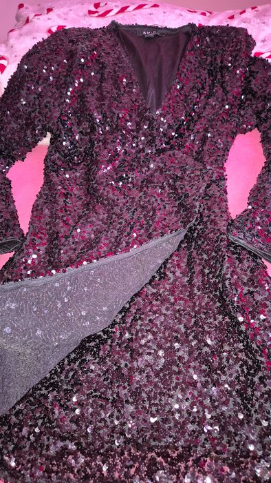 Уникална рокля с пайети