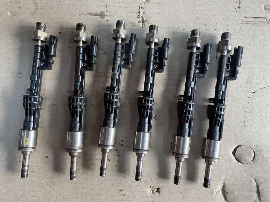 Injectoare bmw  n20b20 n55 cod 102135-41 bmw 3.0i cod 1364 -05