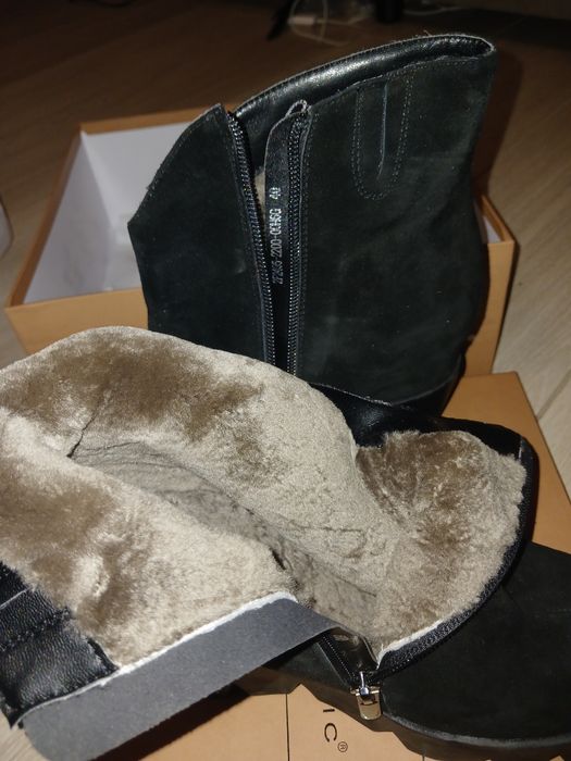 Продам ботильоны 40р