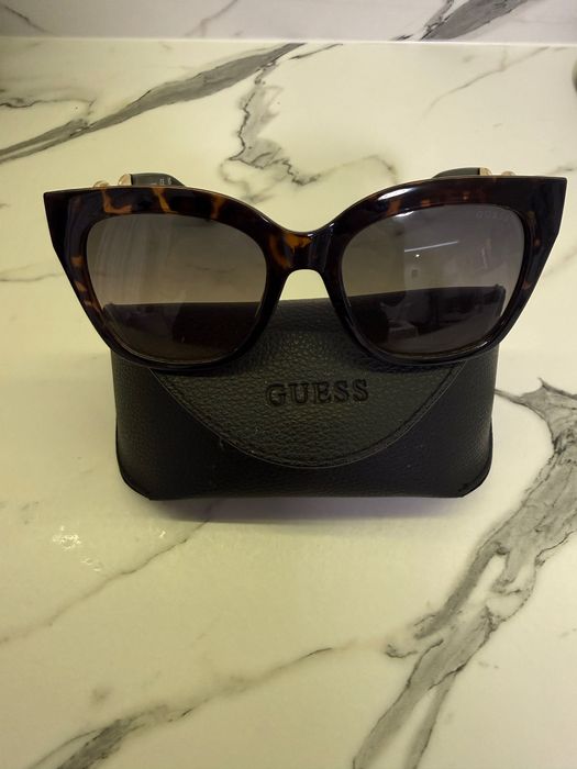 Слънчеви очила Guess