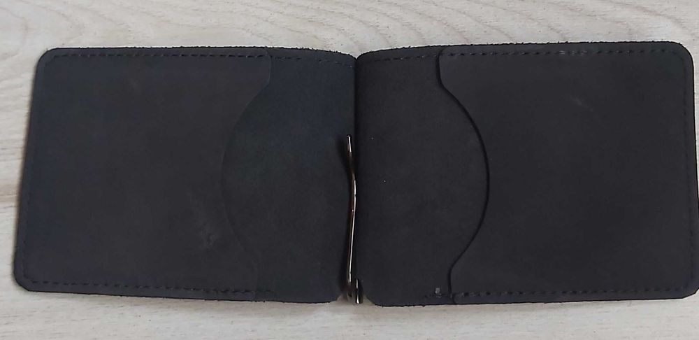 Vând portofel piele naturala cu clips bancnote nou