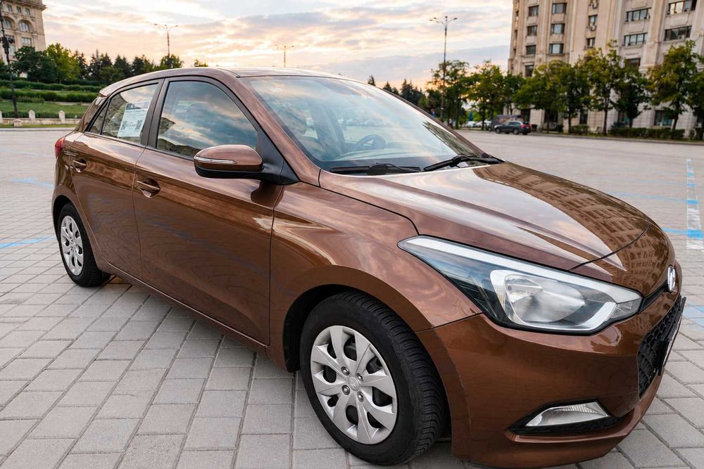HYUNDAI i20