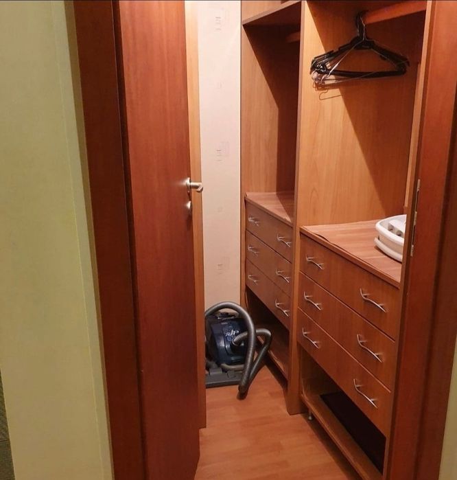 Particular închiriez garsonieră.