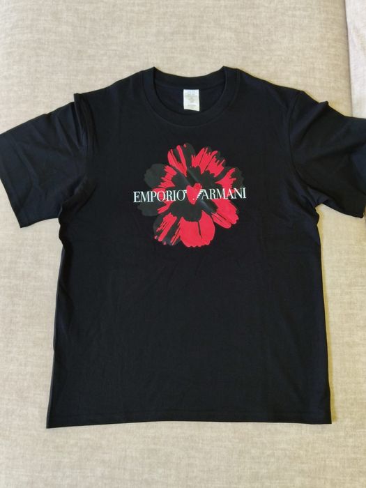 Tricou Emporio Armani cu Print Floare Rosie si Inimioara size M