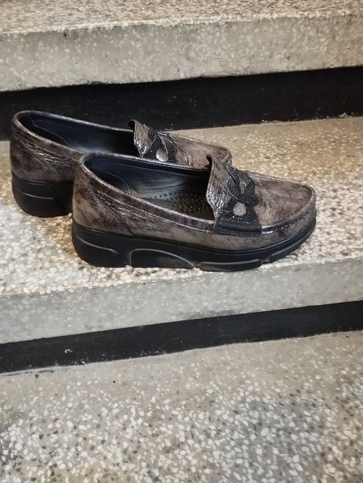 Дамски обувки естествена кожа. Обувани 2 пъти.