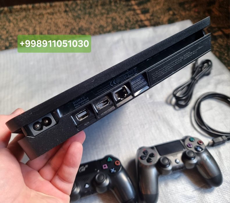 PS4 slim + Top Games