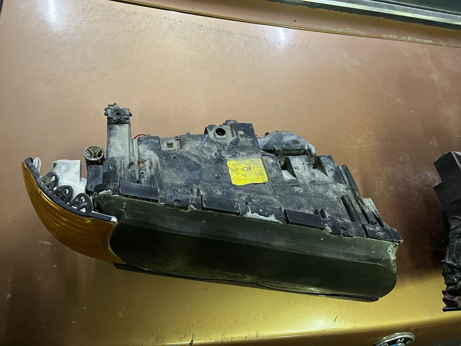 Фары передние BMW e38 рест