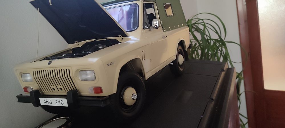 Vand Aro 240 macheta 1:8 complet