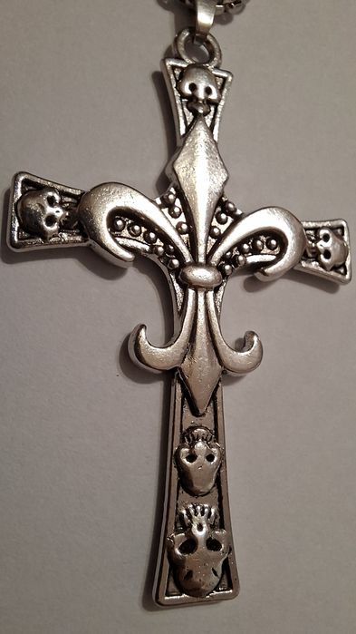 Cruce stil gotic