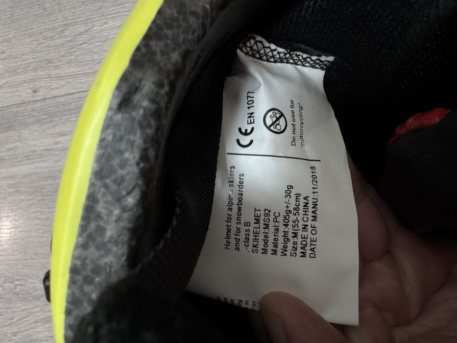 Продам горнолыжный шлем biwec